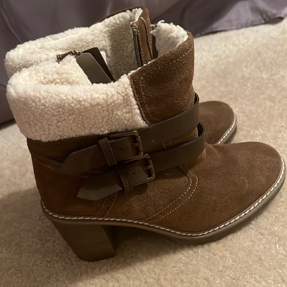 Womens White Mountain fur lined boots